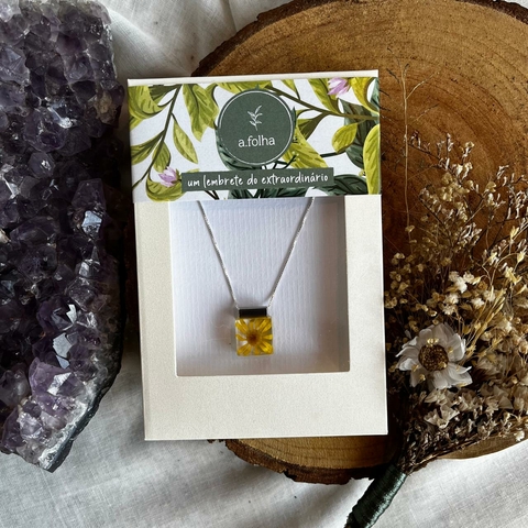 * Colar Margarida Amarela Quadrado Mini 45cm (Prata 925) - A Folha