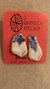 * Brinco Branco com Flor Azul- O Barroca Atelier