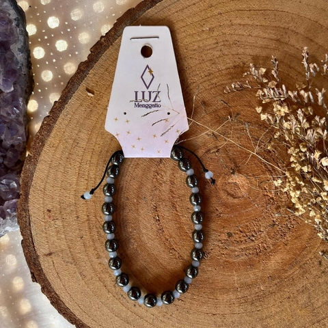 * Pulseira de Contas de Hematita e Cristais de Vidro Azul - Luz Mengatto