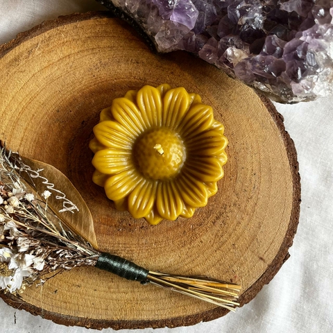 * Vela Margarida (cera de abelha) - Colmeia de Luz