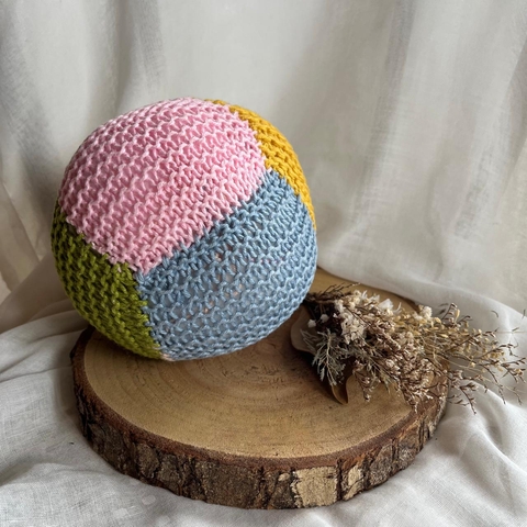 * Amigurumi Bola Colorida - Artes em Família