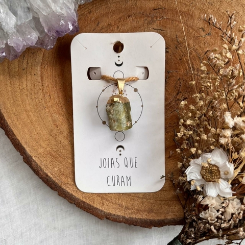 Pingente Cianita Melancia Bastão dourado - Joias que Curam