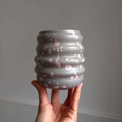 Porta utensilio gris opaco con rosa