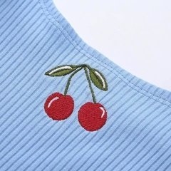 Cropped Cherry na internet