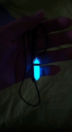 Colar Fluorescente Brilha no Escuro Neon na internet