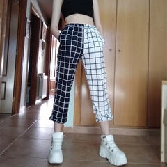 Calça Jogger Preta e Branca - loja online