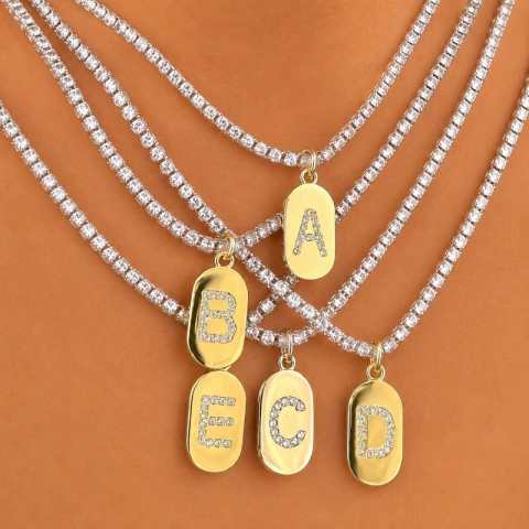 Colar riviera + inicial cravejada PERSONALIZADA