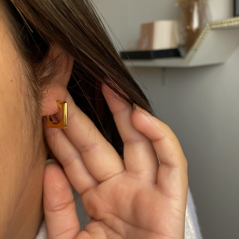 ref 28 Argola quadrada P - verniz italiano ouro e ródio - comprar online