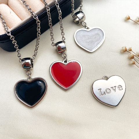 ref 211 Colar coração placa com resina - verniz italiano ródio