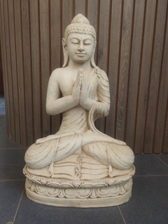 BUDA REZANDO GRANDE