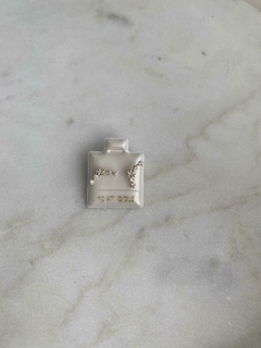 BROQUEL CON ZIRCONIA ORO 10KT
