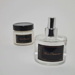 KIT DUO - VELA PERFUMADA 150G + HOME SPRAY 240ML - ROSA DAMASCENA - Casa Divina