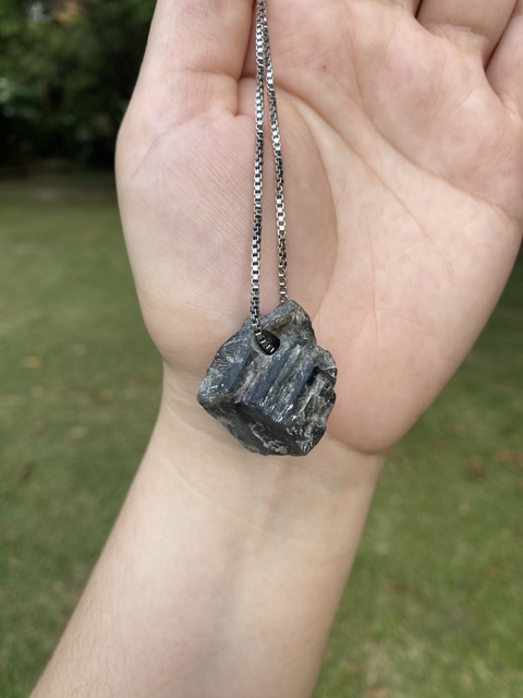 Pingente Esmeralda Bruto - Prosperidade, Lealdade e Sorte