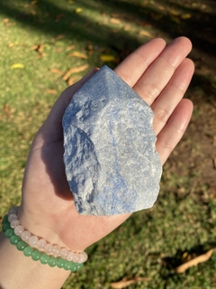 Ponta de Quartzo Azul Bruta - Acalma Ansiedade, melhora Insônia e Comunicação - comprar online