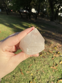Ponta de Quartzo Cristal - Clareza Mental, Cura e Amplia Energias na internet