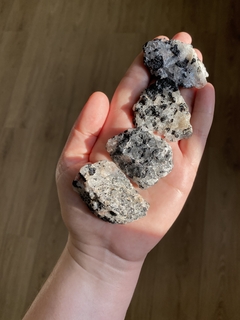 Quartzo Turmalinado Bruto - comprar online
