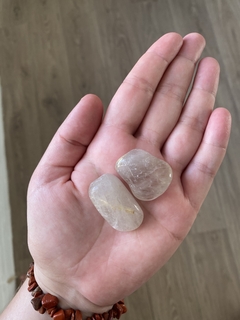 Quartzo Rutilado Rolado - comprar online