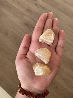 Calcita Amarela Bruta - comprar online