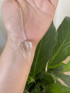 Pêndulo de Quartzo Cristal - Clareza Mental, Cura e Amplia Energias