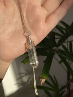 Pingente Difusor de Óleo Essencial em Cristal de Quartzo - comprar online