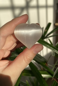 Coração de Selenita - Limpeza Energética, Proteção e Conexão com Espiritualidade - Amozen