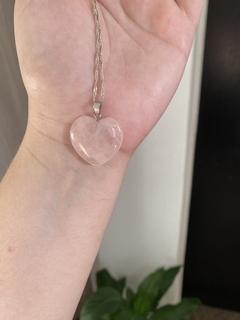Pingente Quartzo Rosa Coração - Amor Próprio, Incondicional e Paz Interior na internet