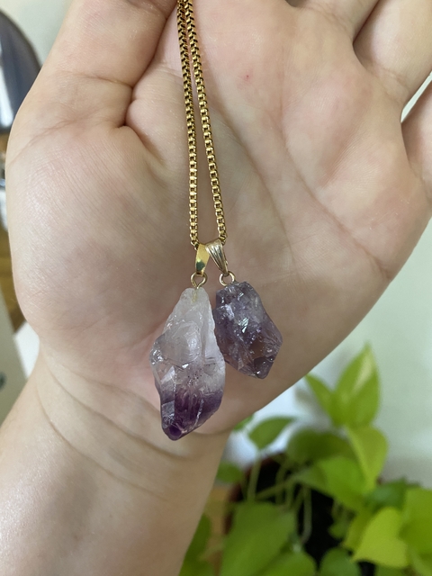 Pingente Ametista Bruto - Sabedoria, Espiritualidade, Proteção e Calmante - comprar online
