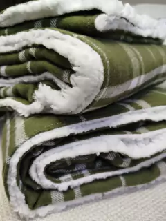 Manta em flanela xadrez verde - comprar online