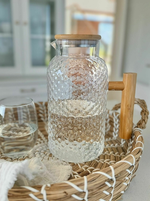 Jarra de vidrio labrada