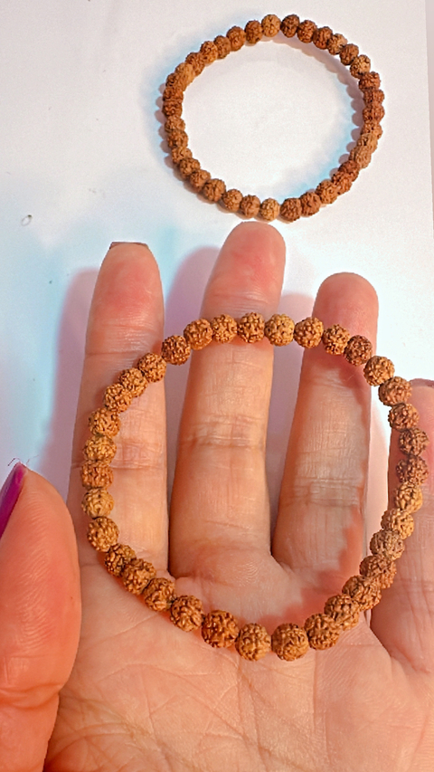 Pulseira de Sementes de Rudraksha