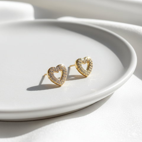 Brinco Coração Vazado Cravejado - comprar online