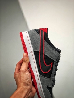 Dunk Low Ishod Wair Dark Grey - comprar online