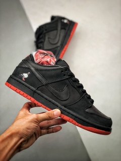 Dunk Low Black Pigeon