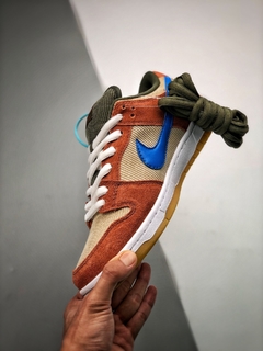 Dunk SB Low Pro Corduroy Dust Peach na internet