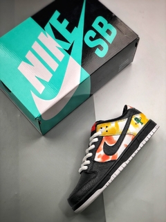 Imagem do Dunk SB Low Pro Raygun Tie Dye