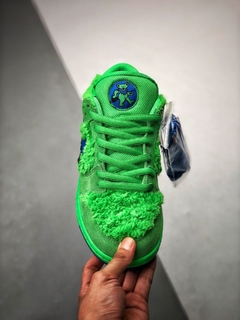 Grateful Dead x Nike Dunk SB Low Pro Green Bear - PLUG SNEAKERS