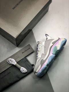 Balenciaga Triple S 3.0 - comprar online