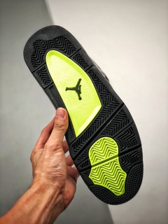 4 SE Neon - comprar online