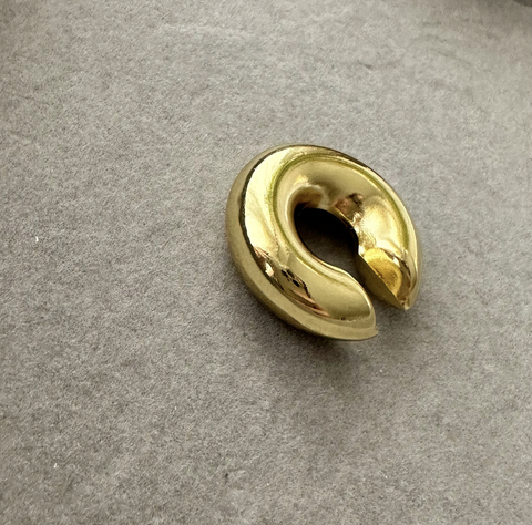 Ear Cuff Vika - dorado II