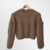 Suéter corto color almendra caramelo tejido de punto, viscosa, poliéster y suave cashmere, con detalle tejido en piel natural de conejo. Prenda femenina de Fabiane Frank, abrigada para el frío Otoño Invierno 2025 2026. Gramado. Compra online Fur Shop