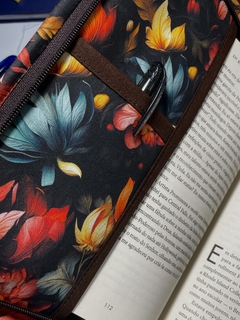 Capa pra livros Floral Luxo na internet