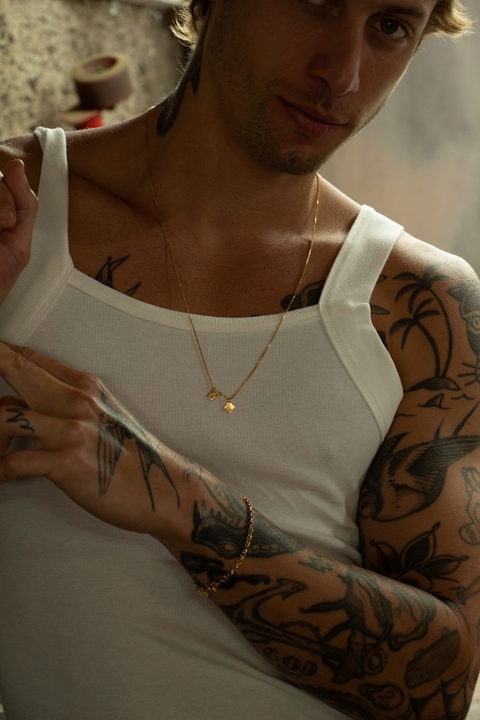 Escapulário Quadrado Dourado