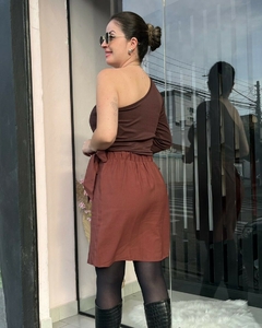 BLUSA NULA MANGA ASSIMÉTRICA na internet