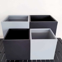 Maceta Rotomoldeo Cubo - VIVERO KIRKEN