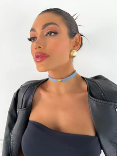 Colar jeans com coração folheado a ouro 18k.