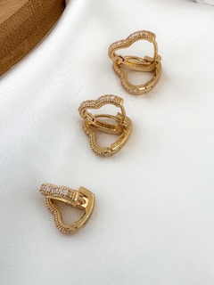 TRIO DE BRINCO FOLHEADO A OURO 18K E PRATA CORACAO COM MICROZIRCONIA - comprar online