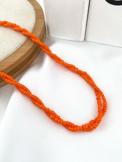 Colar de miçangas 2 fios entrelaçados