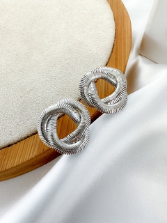 BRINCO FOLHEADO A OURO 18K E PRATA ARGOLAS ENTRELAÇADAS - comprar online