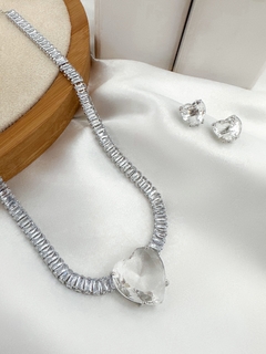 Imagem do conjunto colar e brinco folheado a ouro 18k e prata navetes com coração de zircônia