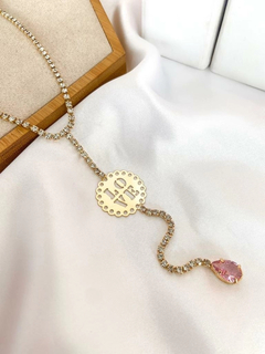 Colar lariat de zircônias com medalha love e gota cristal. na internet